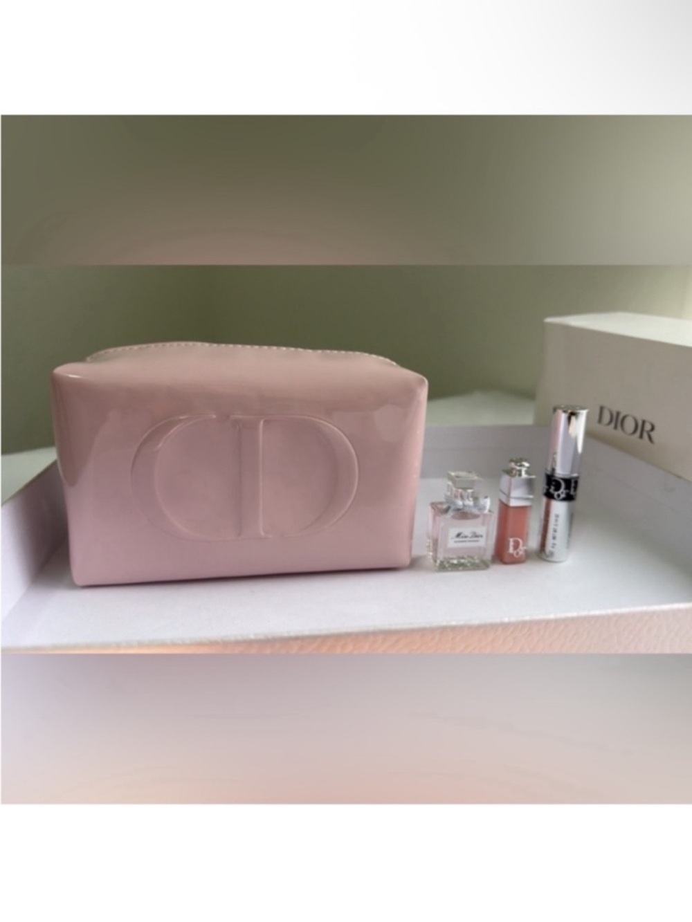 New Dior 2026 Release Pink Leather Patent Pouch, lip gloss & mini perfumeee3